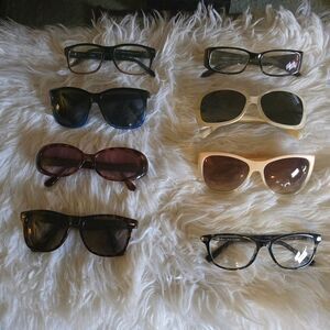 BUNDLE OF GLASSES